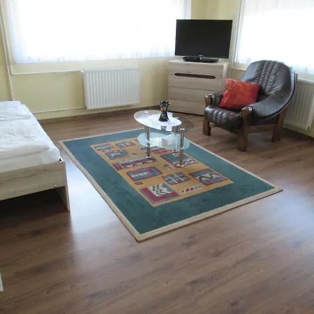 Feriehus Igenyes Berendezesu Apartman Cserszegtomajon Cs10 Cserszegtomaj