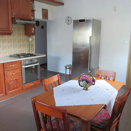 Igenyes Berendezesu Apartman Cserszegtomajon Cs10