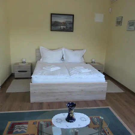 Igenyes Berendezesu Apartman Cserszegtomajon Cs10 Feriehus