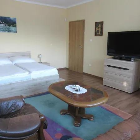 Igenyes Berendezesu Apartman Cserszegtomajon Cs10 *